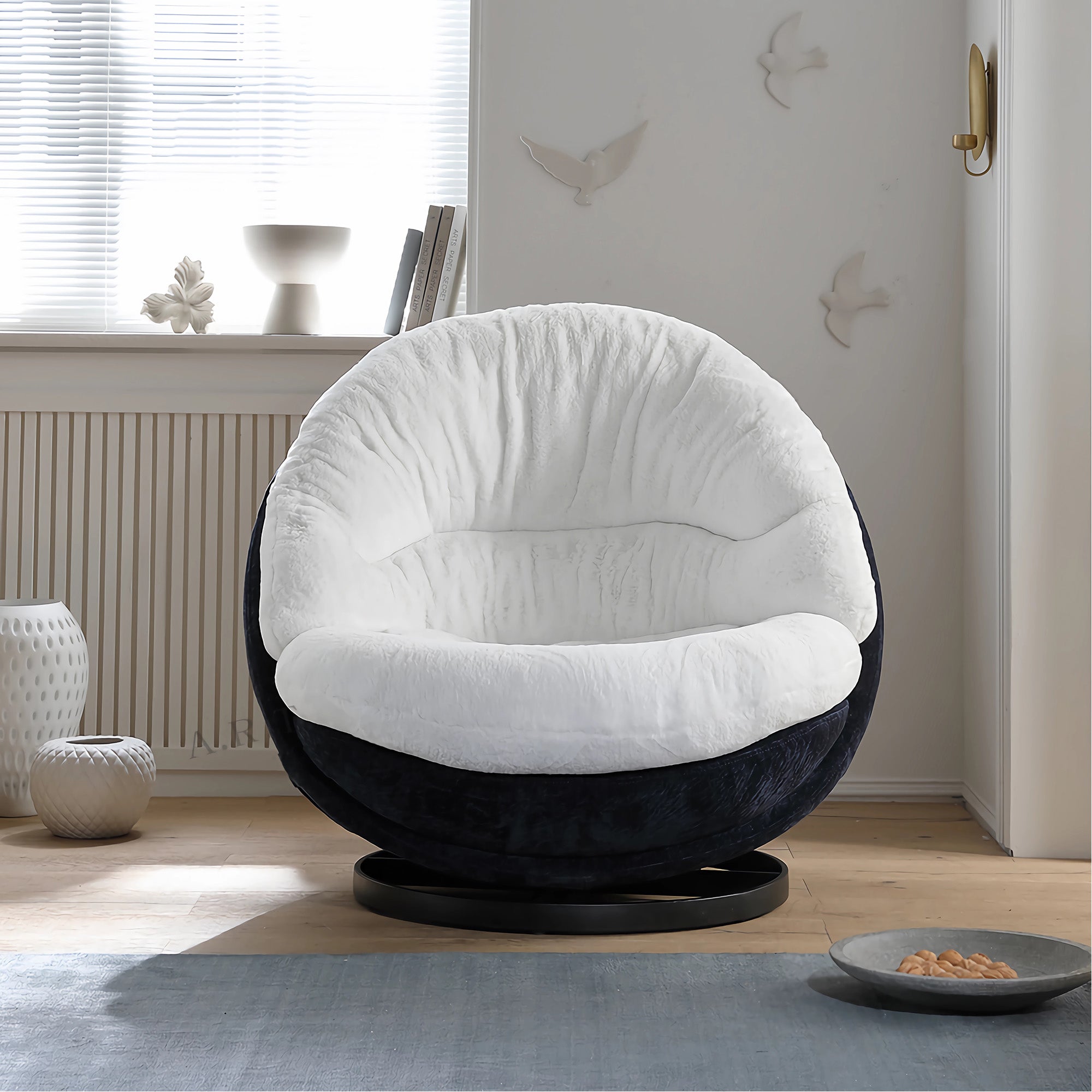 Gloria, Comfy Swivel Lounge Chair, White